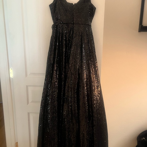 Mac Duggal Black Sequin Prom Dress - Picture 5 of 10